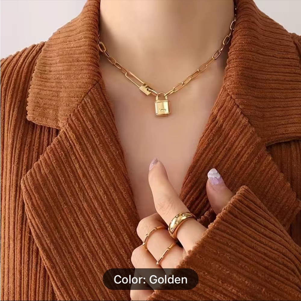 🔓LOCK CHARM NECKLACE 🔒